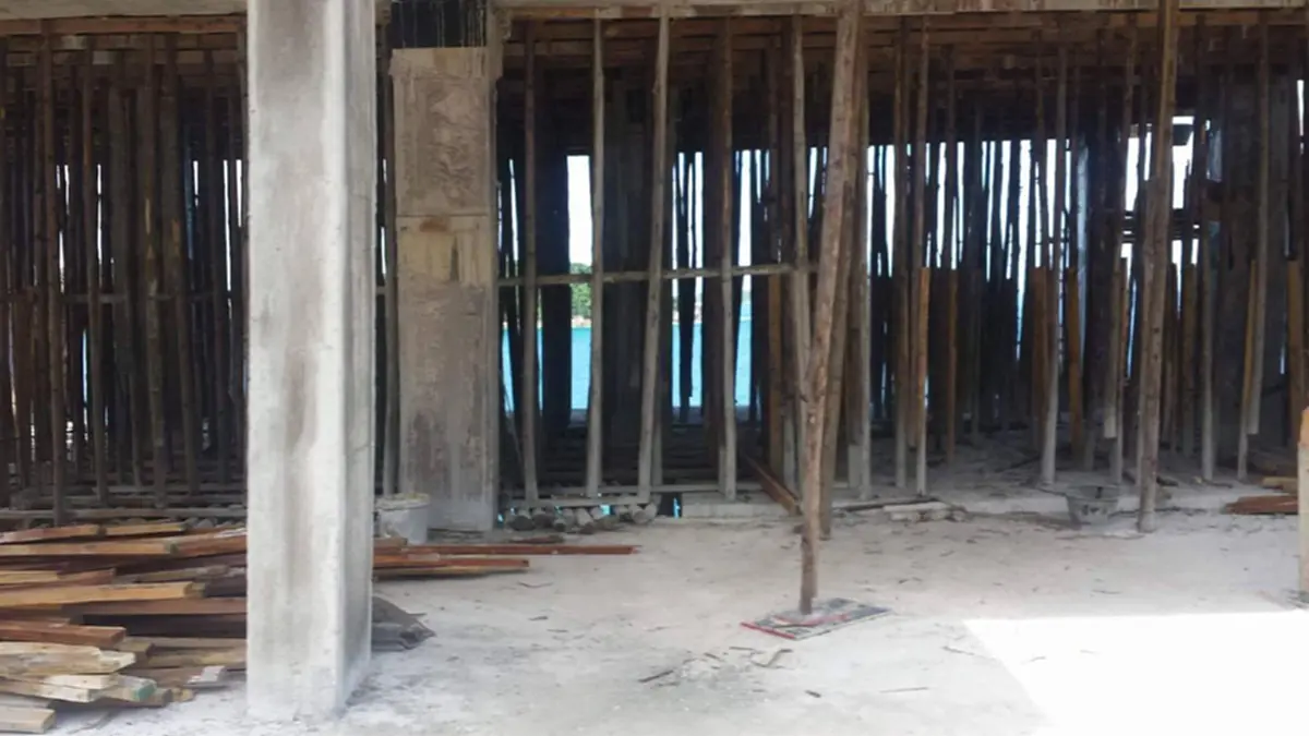 รู้แล้วมายังไง..ตึกหรูบังทิวทัศน์ภูเก็ต!! ชาวบ้านเคยทักท้วงตั้งแต่ต้นปี 60 แต่คำตอบจาก อบต.ราไวย์ทำโซเชียลอึ้ง #ก่อสร้างได้ไม่ขัดกม.??