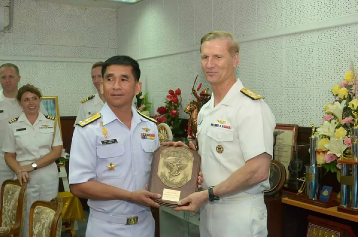 ช่วงนี้มาบ่อย!! “สหรัฐฯ” ส่งผู้บัญชาการกองเรือที่ 7 พร้อมคณะ เยือนกองเรือยุทธการ กองทัพเรือไทย