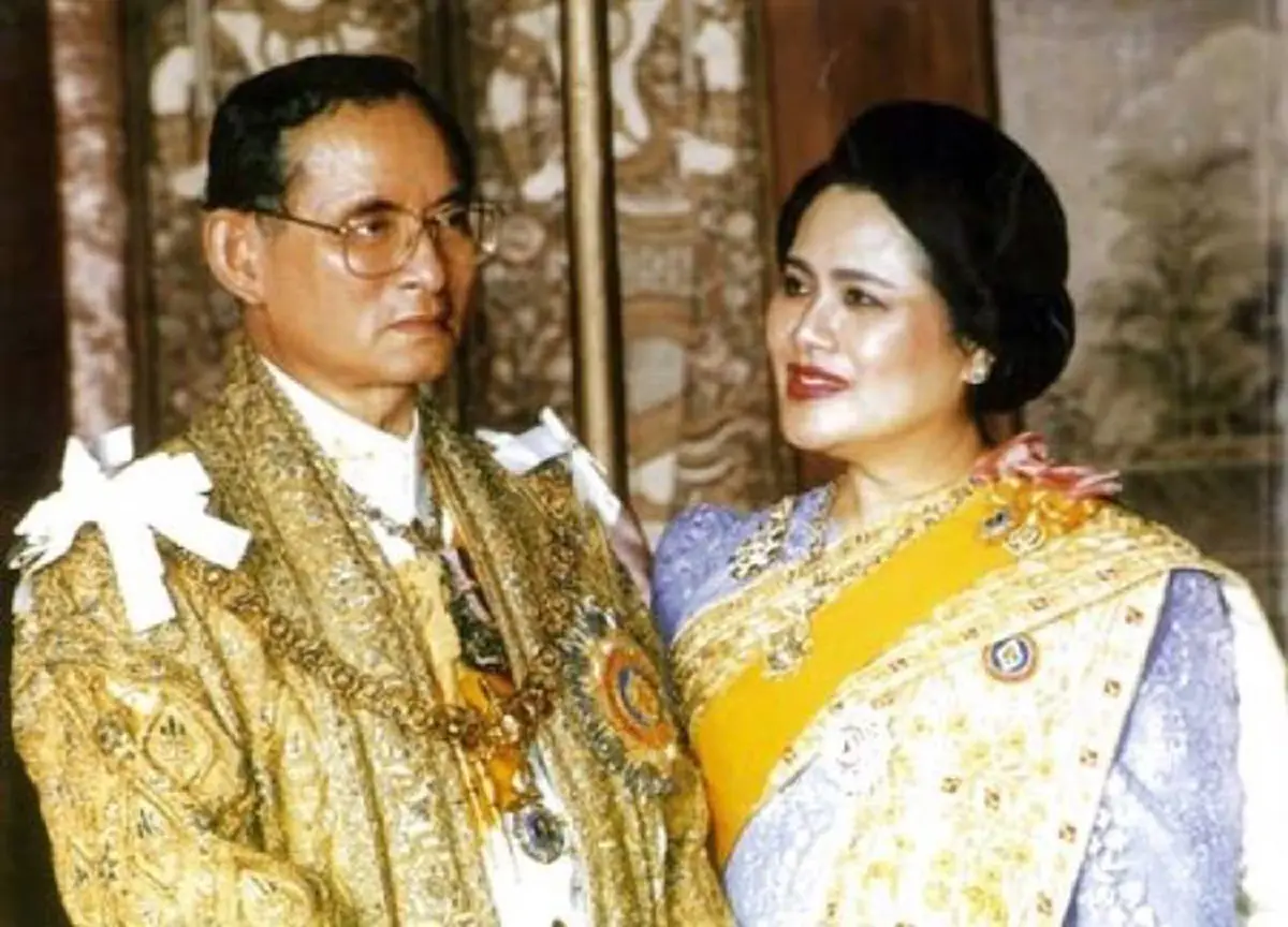 ในหลวง - พระราชินี