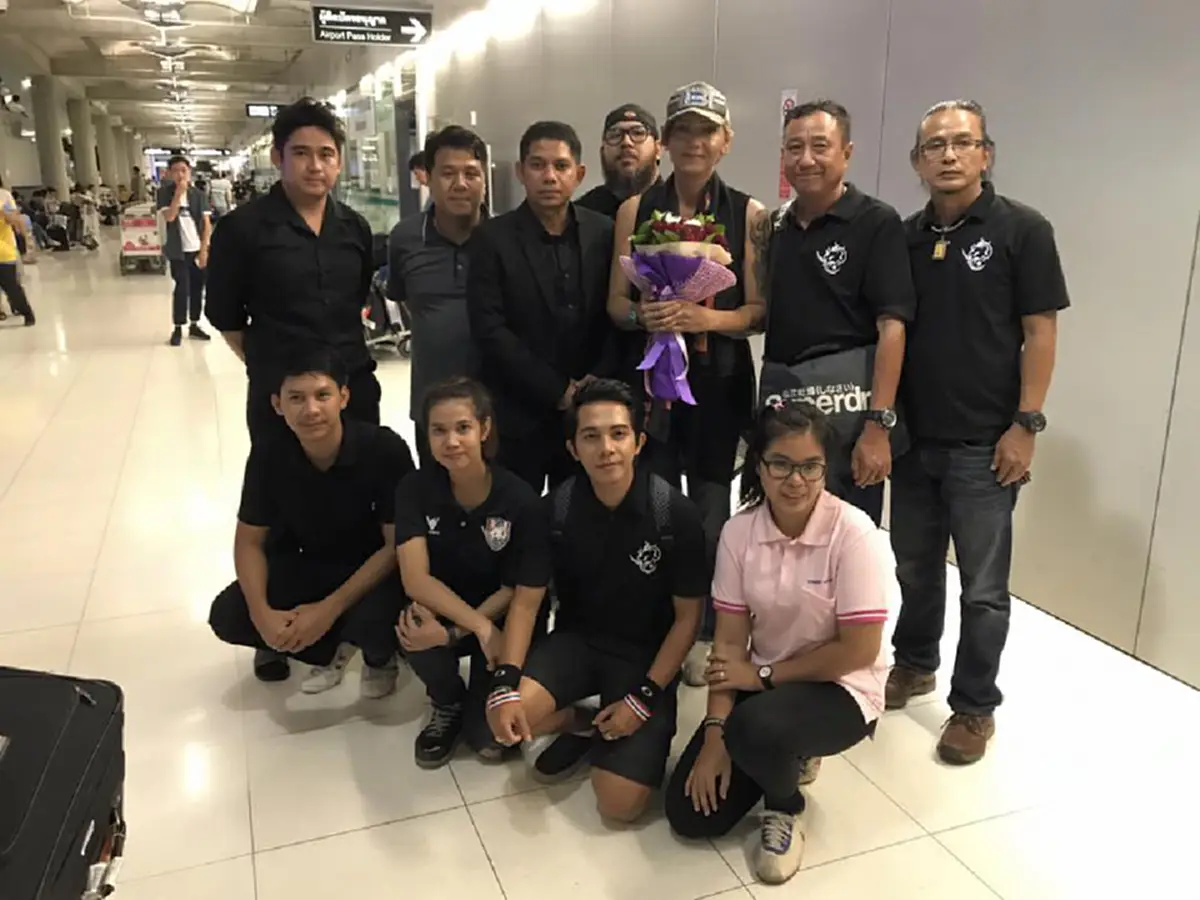 Welcome back!! พอลลีน งามพริ้ง อดีตผู้ท้าชิงนายกฯ สมาคมฟุตบอล กลับมาถึงไทยแล้ว หลังเปิดตัวตนที่แท้จริงจนกลายเป็นข่าวฮือฮา