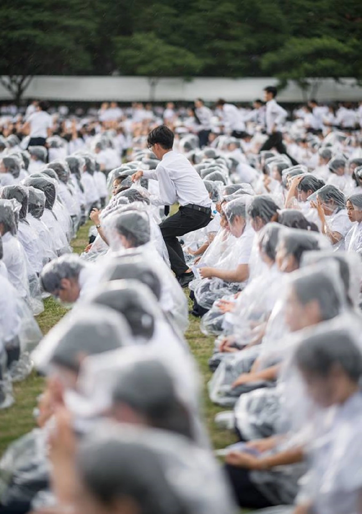 ถวายสัตย์กลางสายฝน!! เผยภาพแห่งความภาคภูมิใจ "พิธีถวายสัตย์ปฏิญาณ" ประเพณีดีงามแห่งรั้วจามจุรี สะท้อน..ความจงรักภักดีอยู่เหนืออุปสรรคทั้งปวง