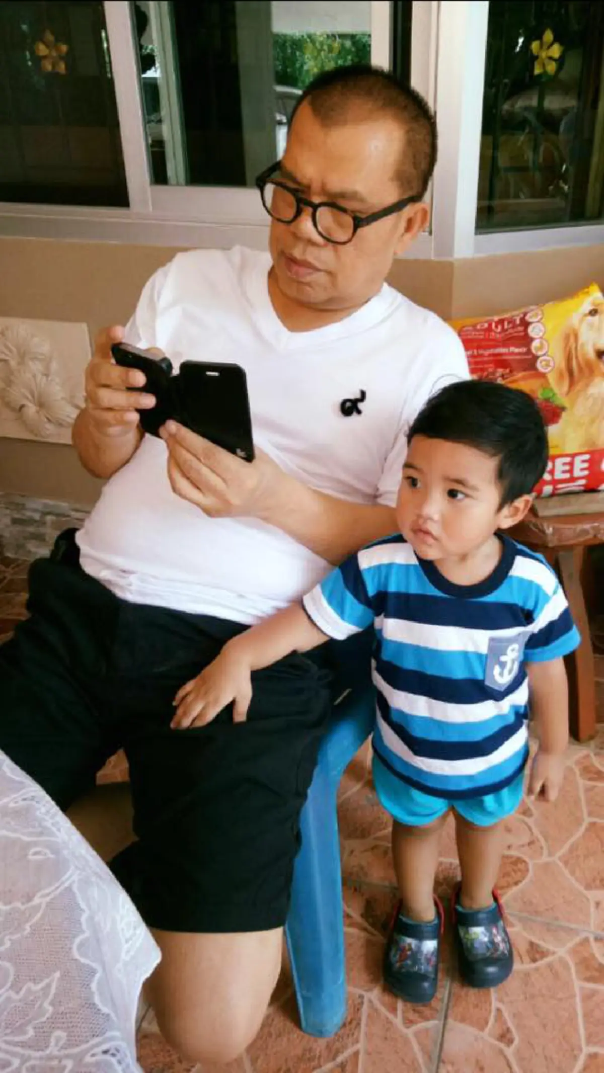 #สู้ชีวิตเพื่อครอบครัว!!  ส่องภาพล่าสุด  ตลกชื่อดัง  "กล้วย เชิญยิ้ม"  หลังซิทคอม  "เฮง เฮง เฮง"  ลาจอชั่วนิรันดร์? (ชมคลิป) 