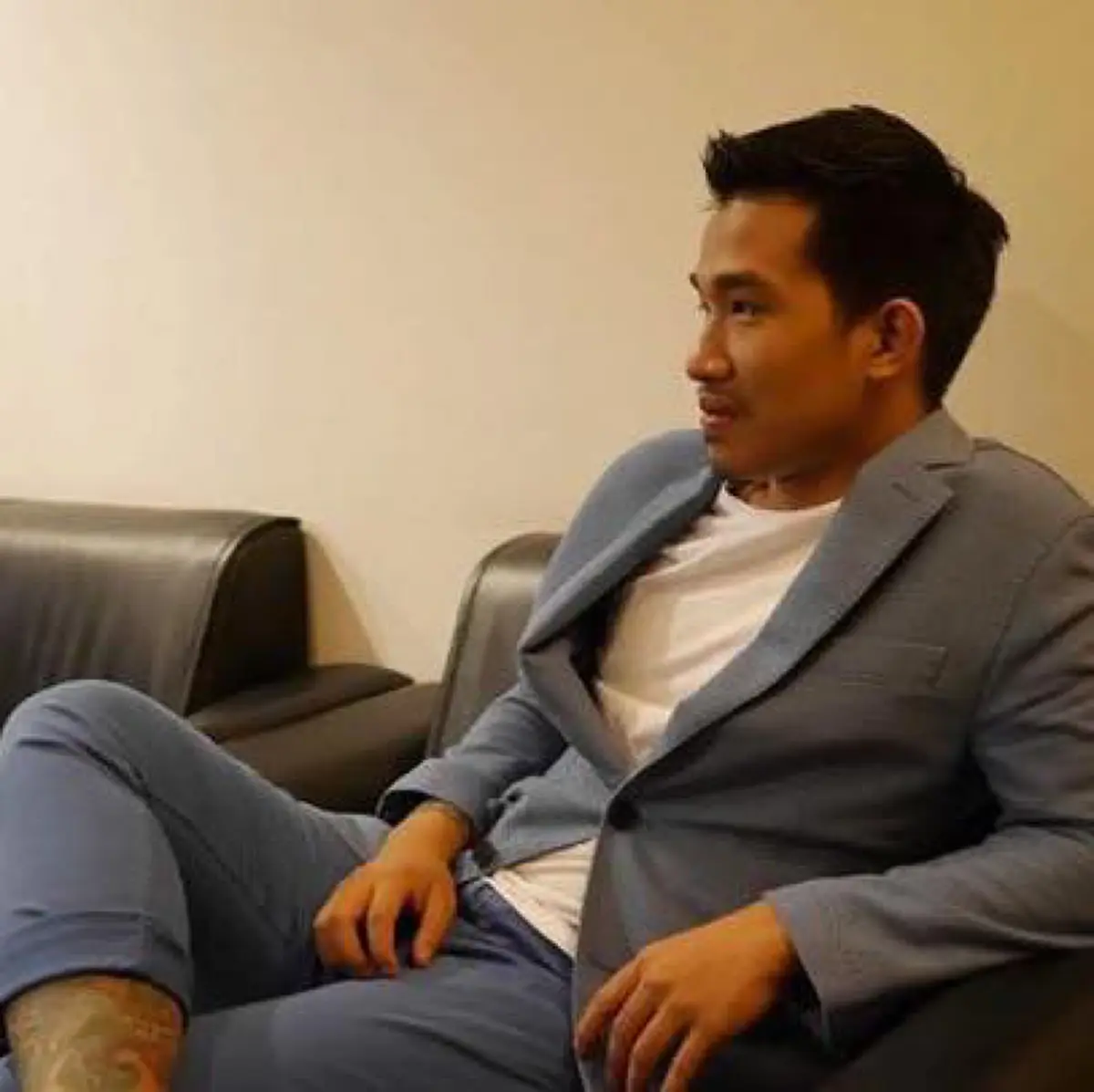 รวยหรือจนก็ไม่เคยขอใคร...? "เสี่ยโป้" จวกยับ! พวกทักมาขอเงิน รู้ไหมทั้งชีวิตผมมีเงินเท่าไหร่ ทุกวันนี้ลำบาก คงต้องนอนสนามหลวง ทำเอาโซเชียล