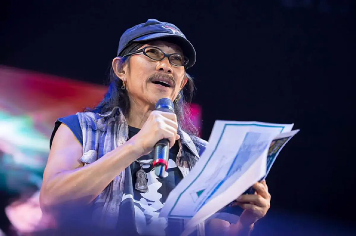 ธรรมะเพื่อชีวิต !! ทำบุญสไตล์ แอ๊ด คาราบาว ช่วยน้ำท่วม กว่า2ล้านบาท!! แม้นั่งสมาธิไม่เป็นก็เกิด "ธรรมะ" เจ้าตัวเผย ทำสมาธิจากการ “เล่นดนตรี”