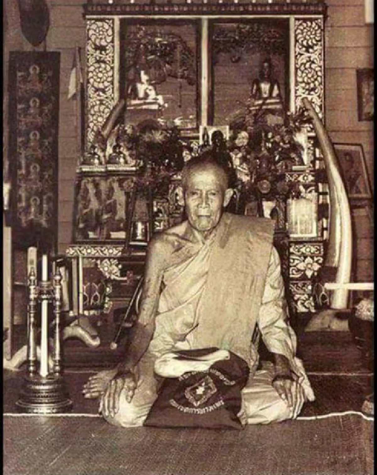 พระเหนียวเมืองน่าน.."หลวงพ่อวัดดอนตัน" โจรแอบซุ่มยิงรถพรุนทั้งคัน แต่ไร้คนเจ็บ ทหารออกรบ โดนสอยเต็มๆ..แค่ปูดเท่าลูกมะนาว.