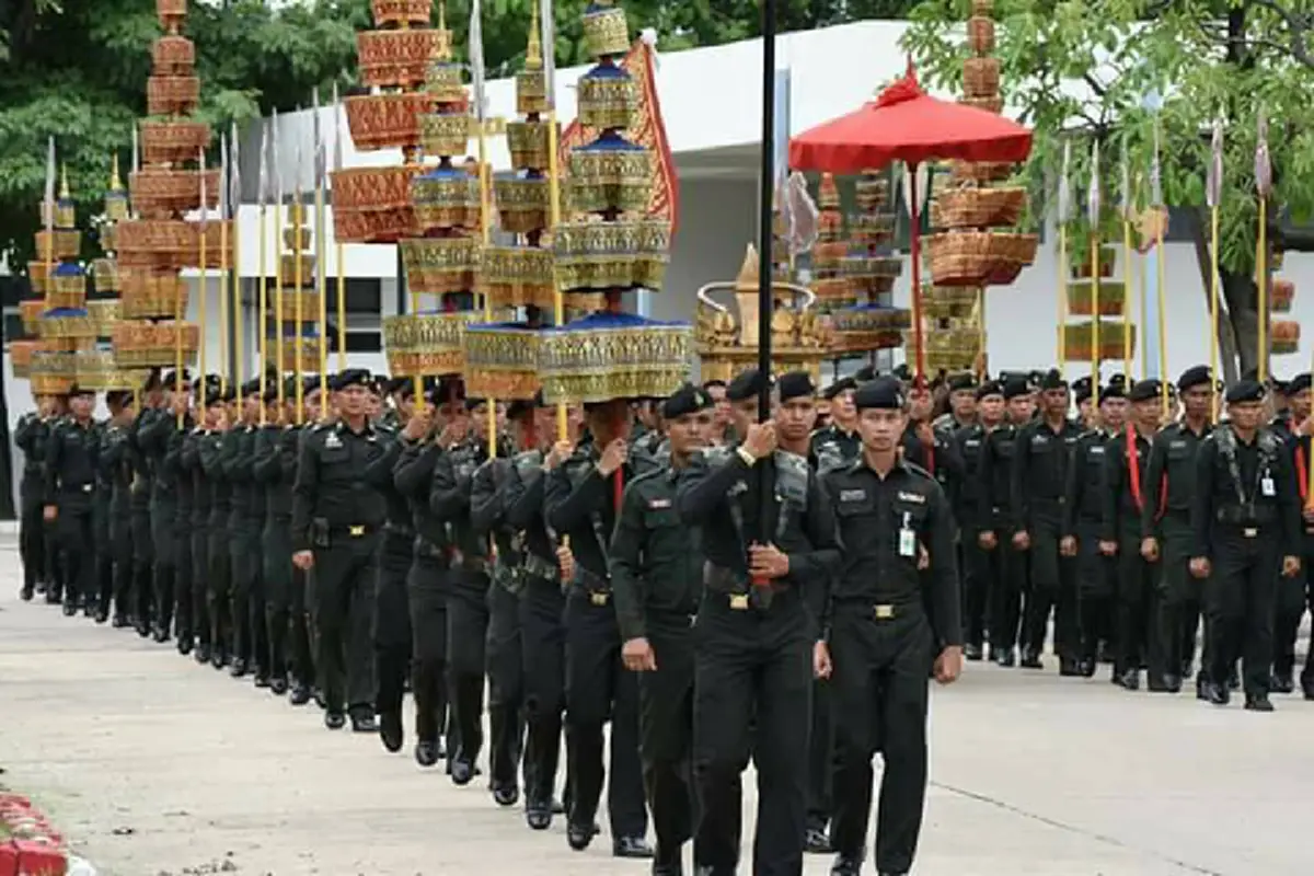 หลั่งน้ำตาแห่งความภักดี !!! สุดยิ่งใหญ่...ริ้วขบวนพระบรมราชอิสริยยศในพระราชพิธีถวายพระเพลิงในหลวงร.9 พระราชาที่อยู่ในหัวใจคนไทยทั้งโลก