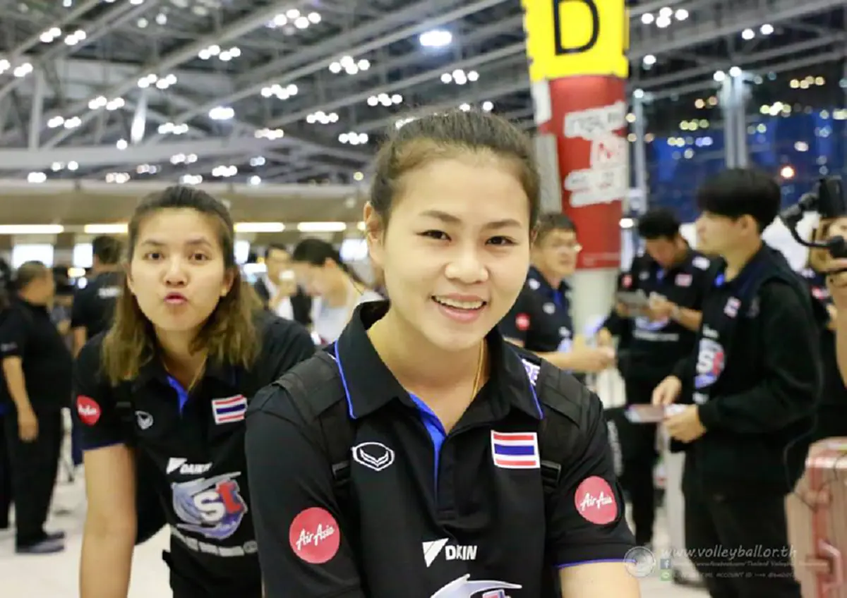 จะแกล้งกันทุกทางเลยใช่ไหม!!! มาเลเซีย ทิ้งลูกยางไทย นั่งรอ 3 ชั่วโมง ไม่ยอมส่งรถบัสมารับเข้าที่พัก