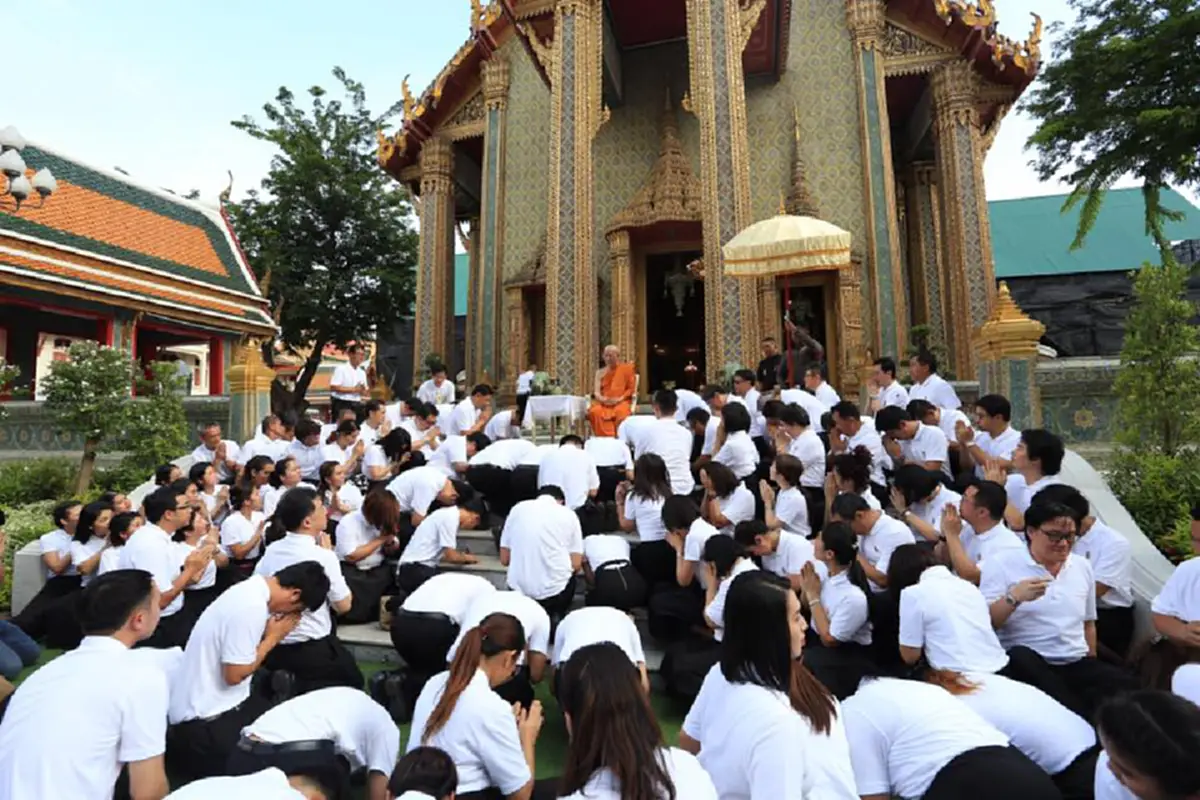 พระเมตตาในสมเด็จพระสังฆราช! ทรงประทานพระโอวาทพร้อมทั้งทรงประพรมน้ำพระพุทธมนต์ประทานแก่คณะจิตอาสาตามแนวพระราโชบายของสมเด็จพระเจ้าอยู่หัว ร.๑๐