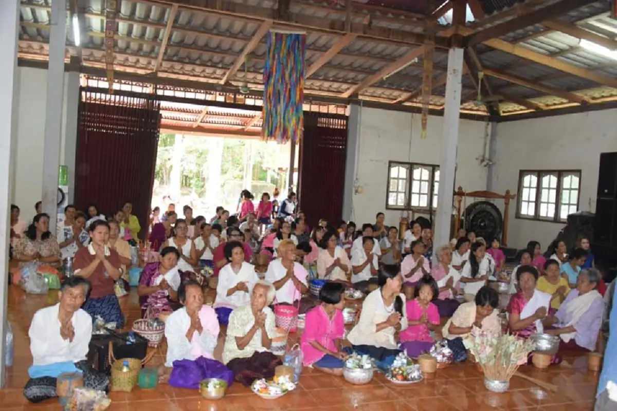 ๒๑ ส.ค. วันพระ แรม ๑๔ ค่ำ เดือน ๙ ประเพณี"บุญข้าวประดับดิน"ของชาวอีสาน เพื่ออุทิศส่วนกุศลให้กับผู้ที่ล่วงลับไปแล้ว และเปรต..