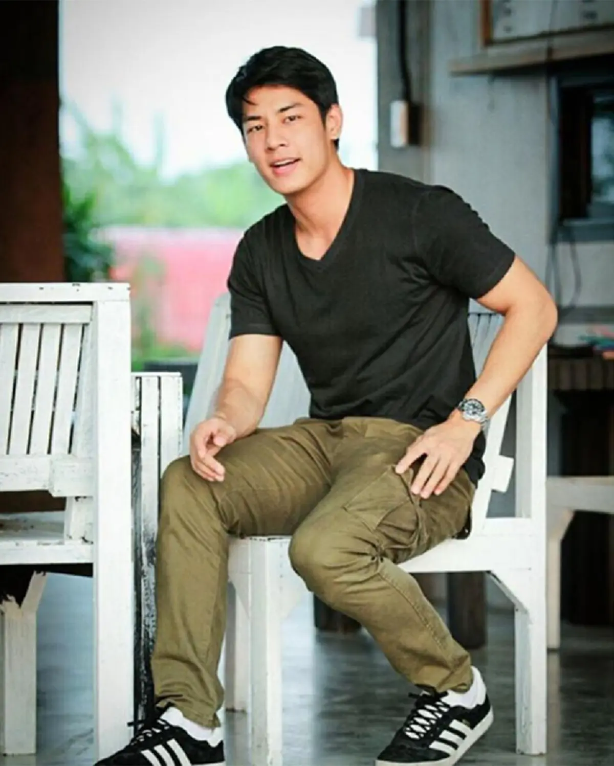 ช็อควงการดาราช่องน้อยสี "บอล จิตรภาณุ"   ถูกดักตีหัวเเตกกลางห้างดัง !!!!!