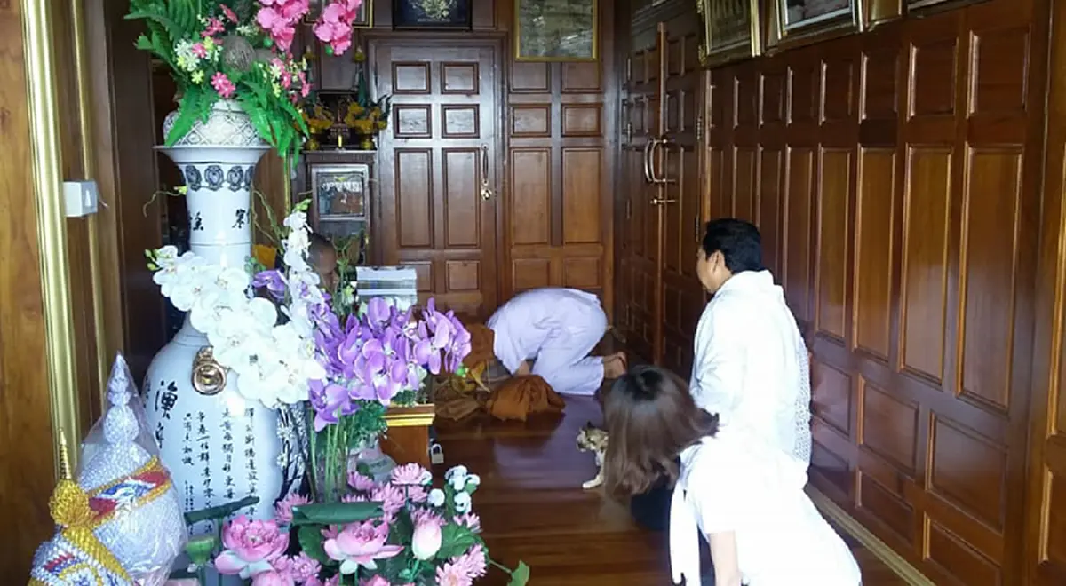 พีคทั้งนั้น!! ส่องคอมเมนต์สุดมโน ของเหล่าแฟนคลับ เมื่อแพตตี้ลงรูปไปกราบหลวงพี่แดน #งานมโนก็มา