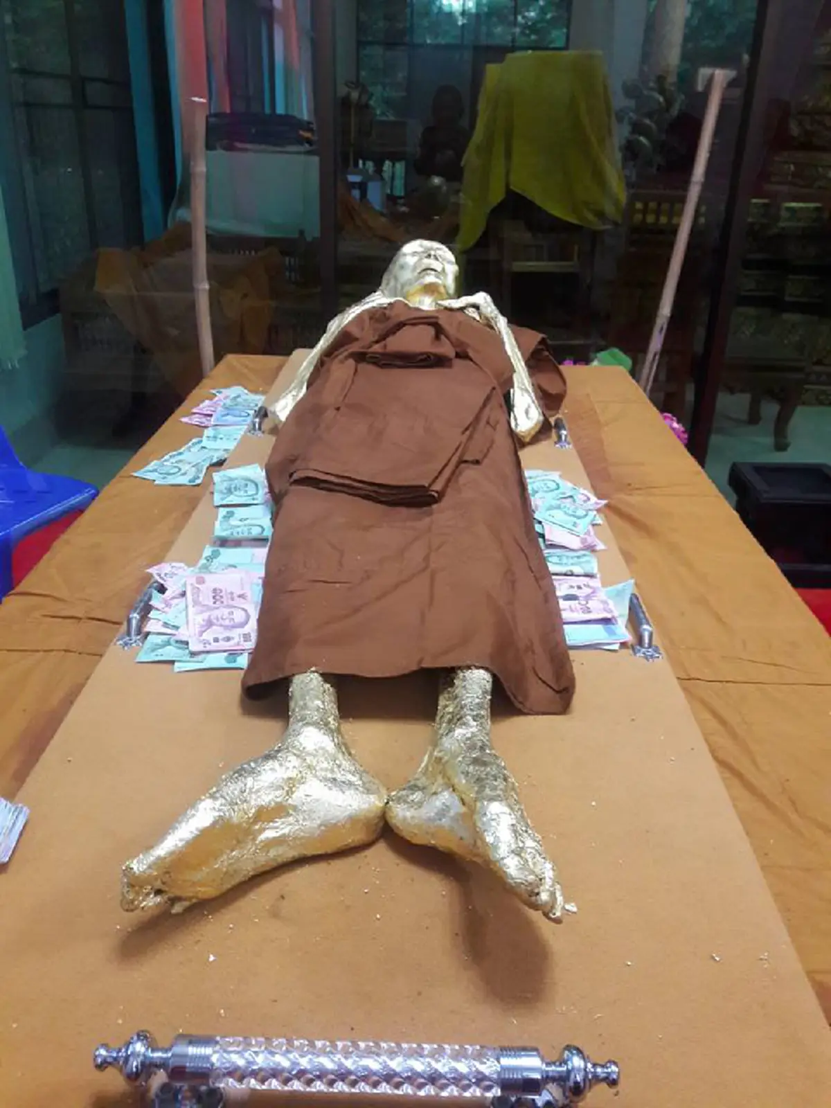 อัศจรรย์ สังขาร หลวงปู่เรือง แห่งสำนักเขาสามยอด ลพบุรี แสดงปาฏิหาริย์ก่อนละสังขาร..มรณภาพมา ๔ ปี สรีระสังขารไม่เน่าเปื่อย!! สาธุ..