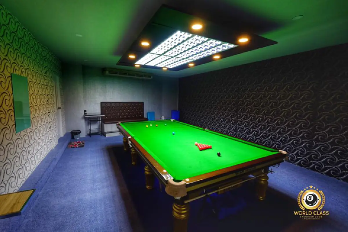 ประเด็นร้อนโลกออนไลน์!! “ต๋อง ศิษย์ฉ่อย”ออกโรงชี้เเจง..กรณีภาพสาวสวยโต๊ะสนุกเกอร์..เเชร์ว่อนเน็ต!!พาคิดกันเลยเถิด..ส่อเเอบเเฝง??(รายละเอียด)