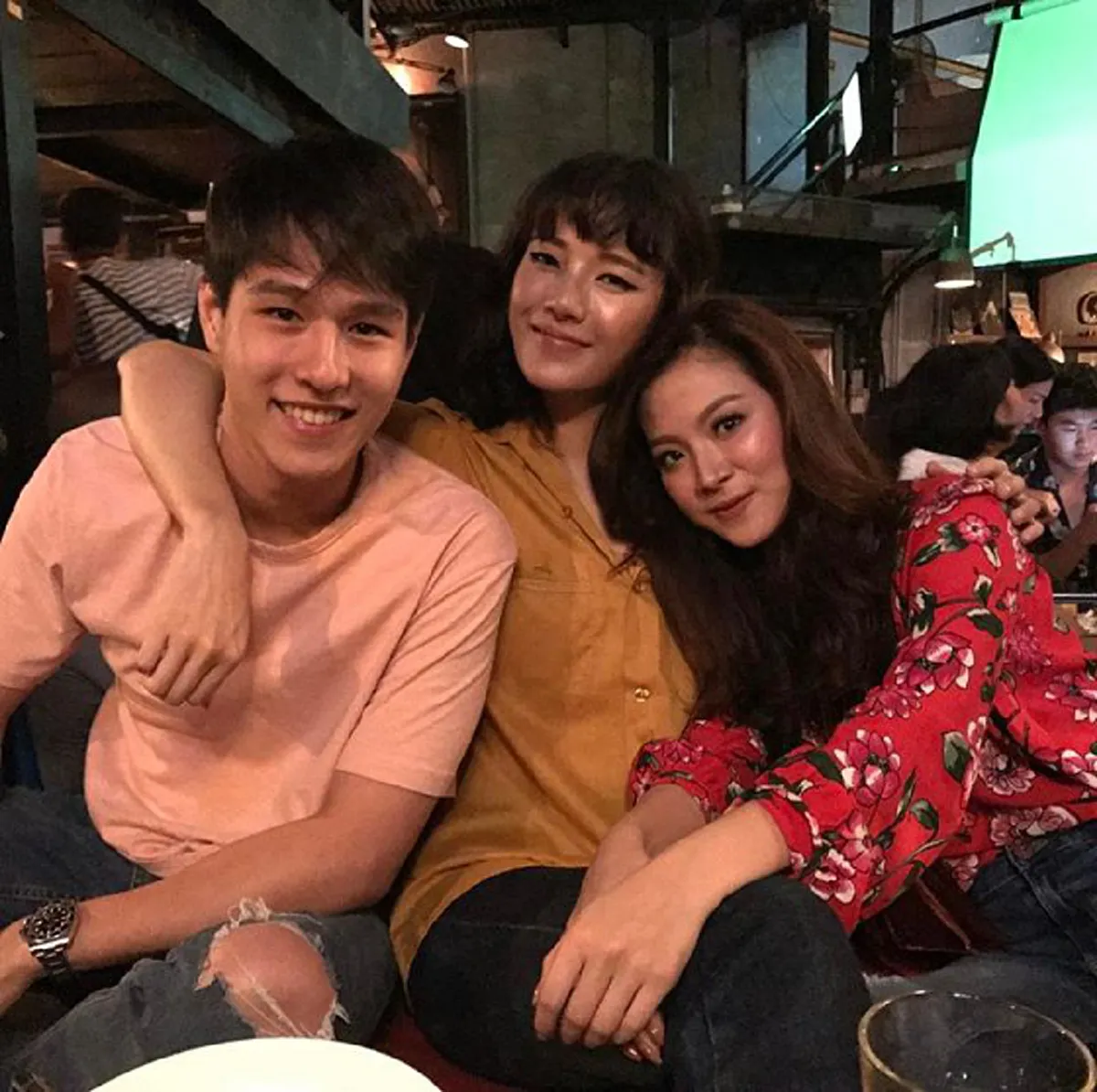 ลำไยหลบไป!! ใบเฟิร์น-พิมพ์ชนก โชว์สเต็ปสายย่อ เต้นยับเพลง ผู้สาวขาเลาะ ทำเอาคนในงานอึ้งไปเลย (คลิป)