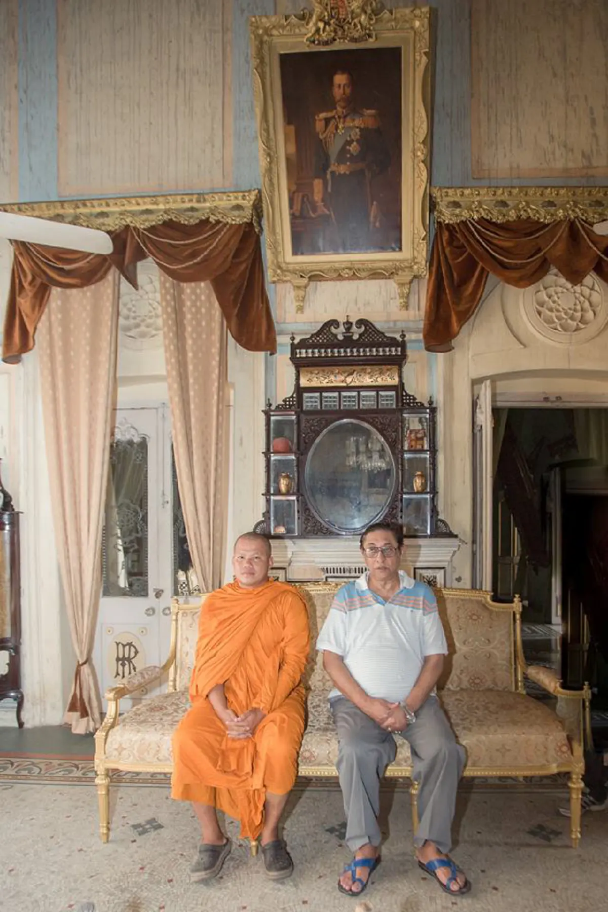 เจ้ามัลละกษัตริย์ นิมนต์พระสงฆ์ไทยไปเจริญพระพุทธมนต์ ฉันภัตตาหารเพลภายในพระราชวัง แม้ตัวท่านจะนับถือศาสนาฮินดูในขณะนี้ก็ตาม