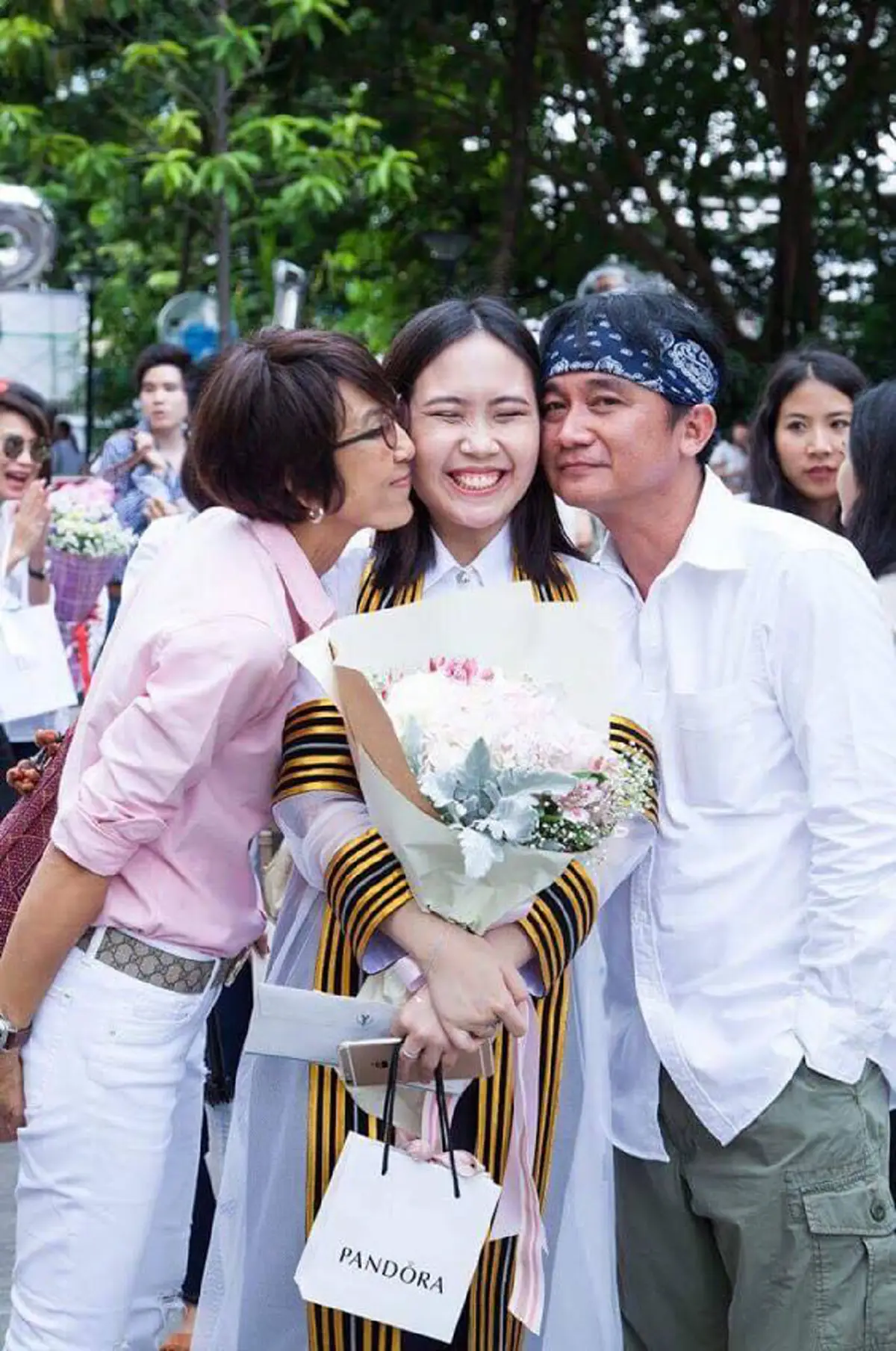 เสือร้องไห้ของจริง!เล่นคอนเสิร์ตทั่วไทย เจอขี้เมาทะเลาะปาระเบิดโดนปืนจ่อยังเฉยๆวันนี้ "ปู พงษ์สิทธิ์"ถึงน้ำตาไหลเพราะสาวคนนี้คนเดียว!