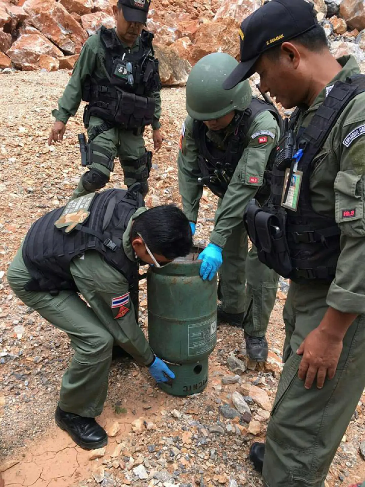ฮีโร่ผู้เสียสละ !!!!  หัวใจนี้ยอมพลีชีวิตเพื่อชาติ ทำความรู้จัก หน่วย EOD...ภาระสุดเสี่ยงปกป้องผืนแผ่นดินกับโอกาสที่พลาดได้เพียงครั้งเดียว !