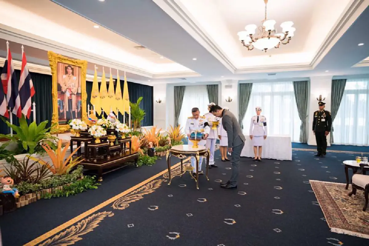 พระมหากรุณาธิคุณเป็นที่สุด!! ในหลวง ร.10  พระราชทานอุปกรณ์ตัดผมแด่ นางฟ้าซาลอน เจ้าตัวสุดปลื้มปฏิญาณตนจะนำช่วยผู้คนทุกข์ยากต่อไป!!