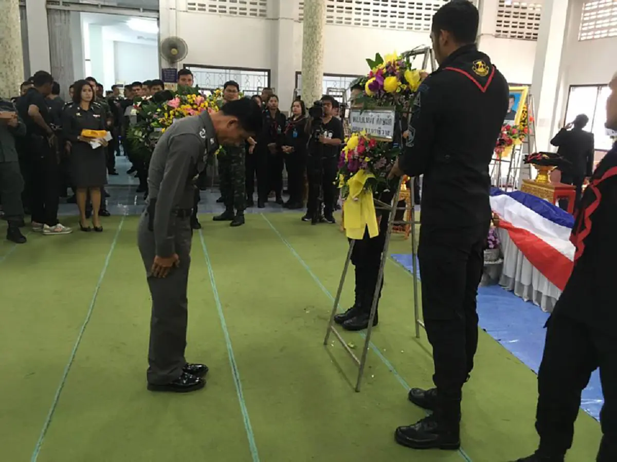 ประวัติสุดซึ้ง สั่นสะเทือนหัวใจ !!! "ดาบยักษ์" วีรบุรุษผู้เสียสละ ขานอาสาย้ายจากบ้านเกิดลง3 จว.ชายแดนใต้....ปกป้องแผ่นดินด้วยชีวิต!