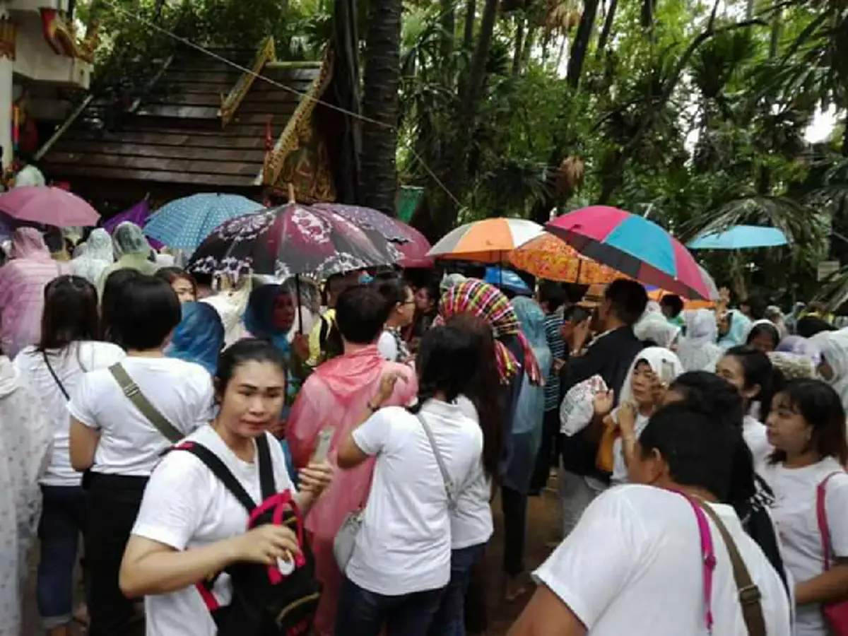 ปิดวัดป่าคำชะโนด!! แจ้งปิดวัดป่าคำชะโนด เนื่องจากปริมาณน้ำสูงขึ้นต่อเนื่อง ทำคอหวยซึม รอเก้อ