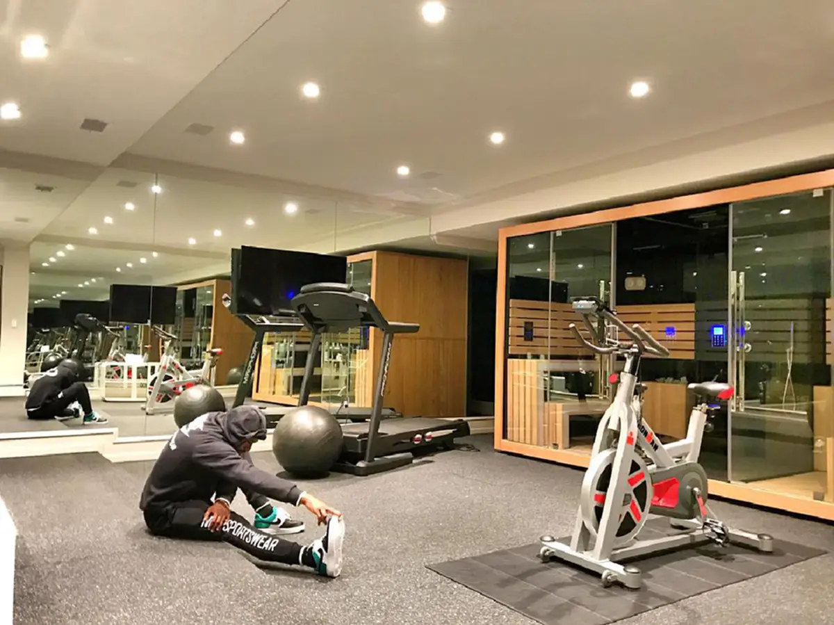 เศษเงิน! "ฟลอยด์" ควักสด 800 ล้านบาท อวดบ้านหรูหลังใหม่ (คลิป)