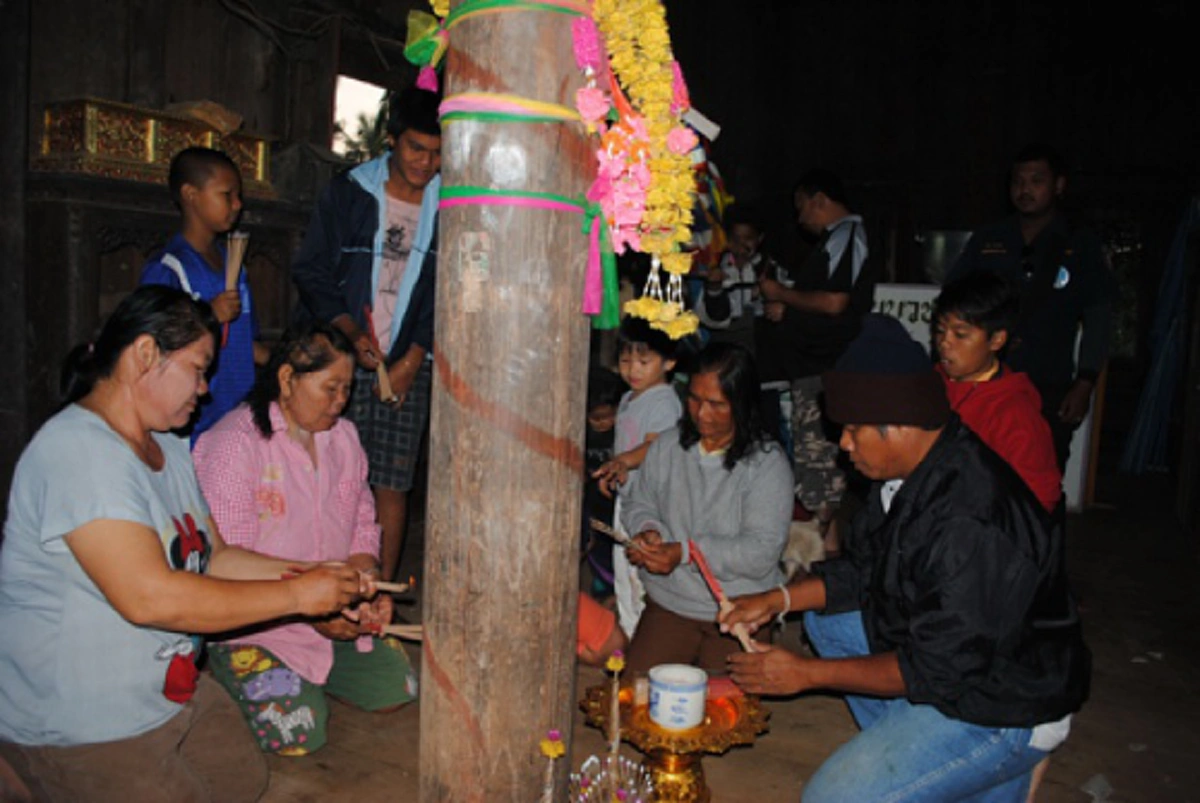 อาถรรพ์!! เสาตกน้ำมัน มีอะไรแอบแฝง ทำไมมีน้ำมันออกมาได้!! หากหมั่นบูชา ให้คุณมหาศาล แต่!! พอละเลย เห็นผลทันทีเหมือนกัน!!