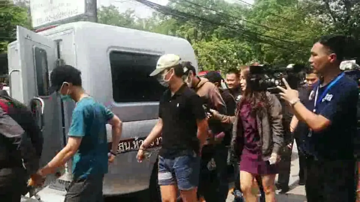 รวบแล้ว!!! แก๊งโจ๋ระยำ รุมสกรัม 2 พ่อลูกรปภ.ปางตาย! ที่เหลือเตรียมตัวมารับกรรม!?! (มีคลิป)
