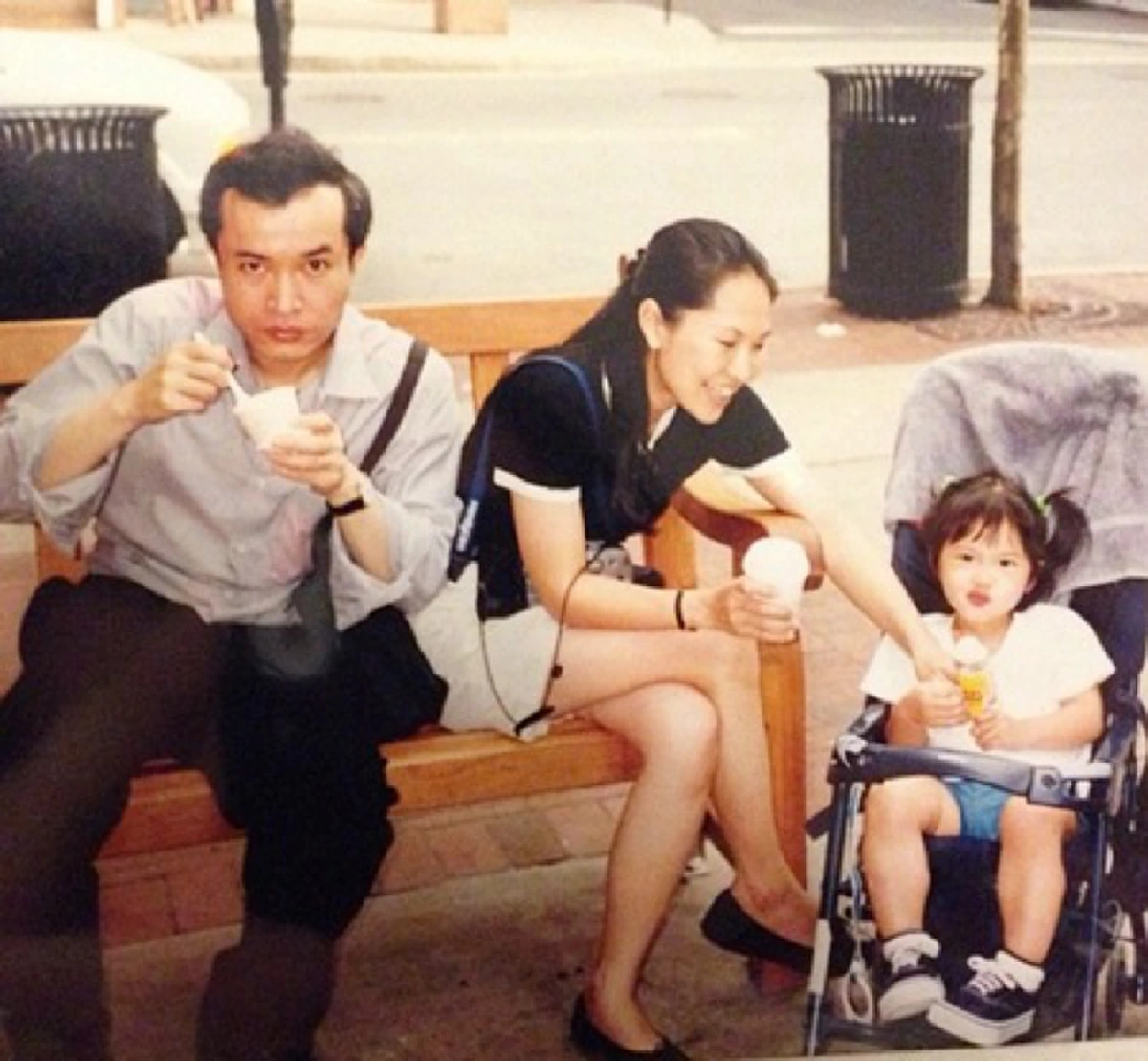 *แม่เจ้าโว๊ย...!!! เผยโฉมหน้า "ลูกสาว" อดีตนางเอกชื่อดังแห่งยุค ที่ล่าสุดแซ่บสะเทือนวงการแฟชั่น บอกเลยต่างจาก "แม่" มาก!!! (ชมคลิป)