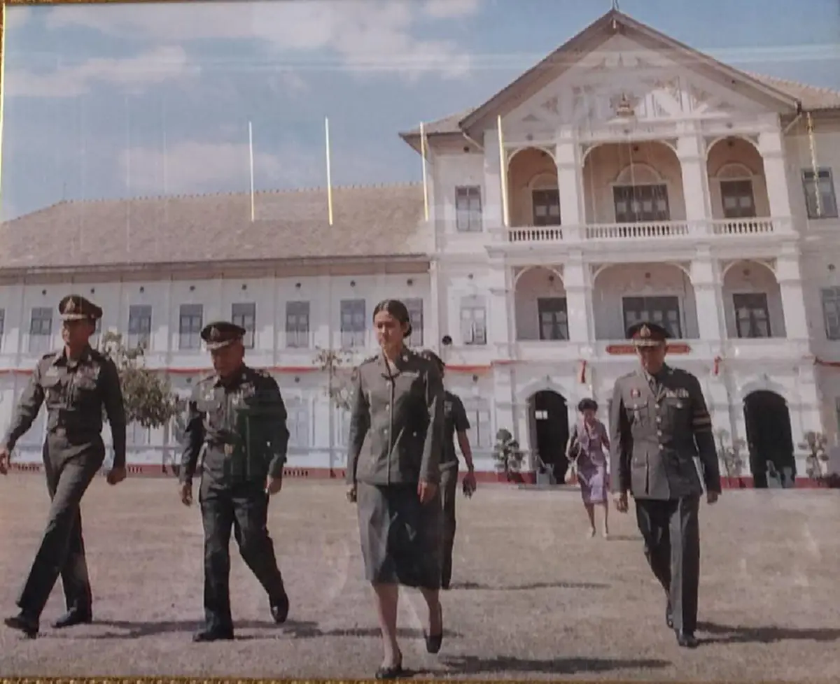 วันแรกของการเป็น “ทูลกระหม่อมอาจารย์” ...เปิดภาพหาชมยาก “สมเด็จพระเทพฯ” รายงานตัว เข้ารับราชการทหาร..