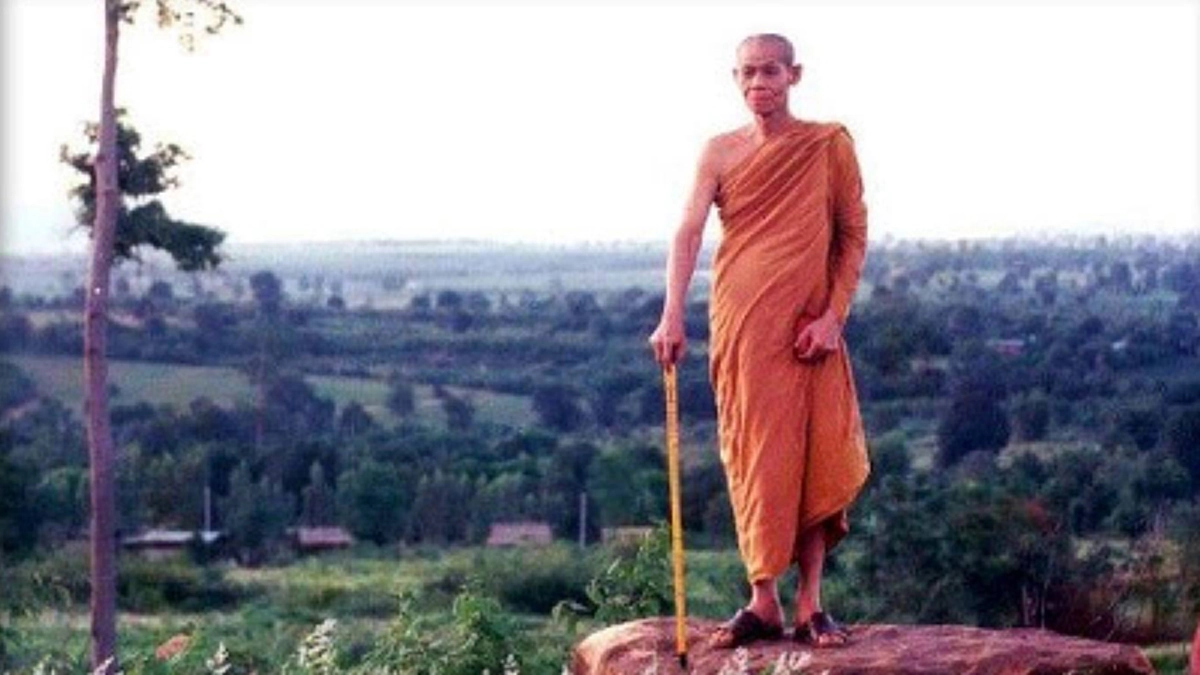  “ ทำไมกระดูกจึงกลายเป็นพระธาตุ ? ”หลวงพ่อพุธ ได้ตอบคำถามด้วย เหตุและปัจจัยอะไร ที่ทำให้อัฐิธาตุพระอริยสงฆ์กลายเป็นพระธาตุ