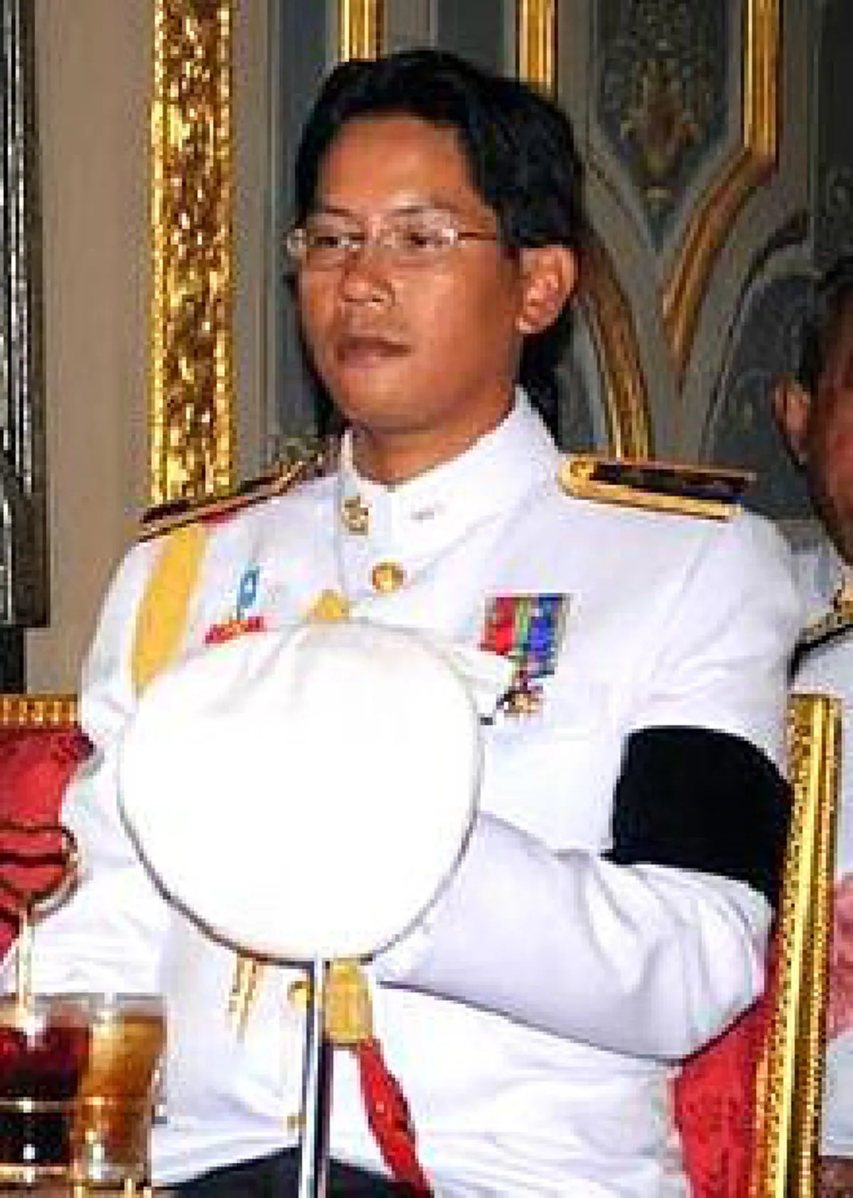 "ร.อ.จิทัศ ศรสงคราม" พระนัดดา ในพระบาทสมเด็จพระปรมินทรมหาภูมิพลอดุลยเดช ผู้อัญเชิญเครื่องทองน้อยในริ้วขบวนพระบรมราชอิสริยยศ