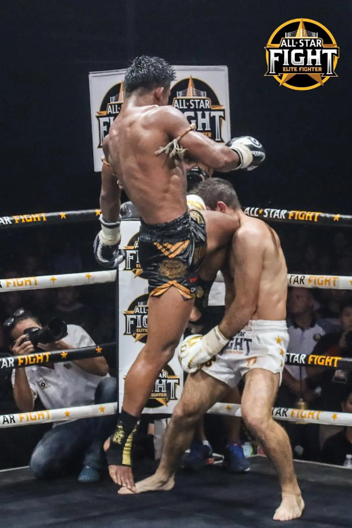 ดุเดือด..เลือดสาด!! ชมคลิป"บัวขาว" สวมบทโหดประเคนอาวุธจัดหนัก!!...ชนะคะเเนน "มวยยูเครนจอมอึด" ศึก ออล สตาร์ไฟต์!!.. (มีคลิปเต็มๆชัดๆ)