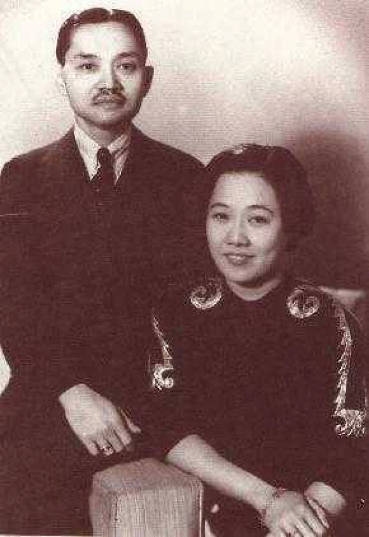 น้อมรำลึก..พระราชาผู้อาภัพ!! ๘ พฤศจิกายน วันคล้ายวันพระราชสมภพ "พระบาทสมเด็จพระปกเกล้าเจ้าอยู่หัว" ผู้พระราชทานรัฐธรรมนูญแก่ชาวสยาม !!