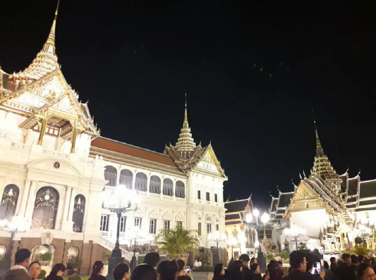 สุดซึ้ง..น้ำตาซึม!! ไม่ว่าจะเหนื่อยสักเพียงใด"จนท.วัง" ก็ทุ่มเทสุดหัวใจถวายงานเป็นวันสุดท้ายเพื่อพระองค์ท่าน..จะขอหมอบก้มกราบทูลลาอยู่ตรงนี้