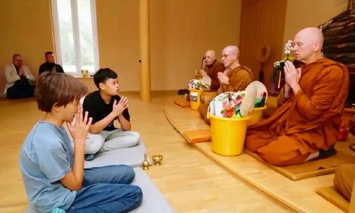 ที่สุดของพระมหากรุณาธิคุณ!! สมเด็จพระเจ้าอยู่หัว โปรดเกล้าฯ พระราชทานภาพพระกรณียกิจ "พระองค์ทีฯ" เพื่อเป็นกำลังใจแก่ประชาชนชาวไทย !!