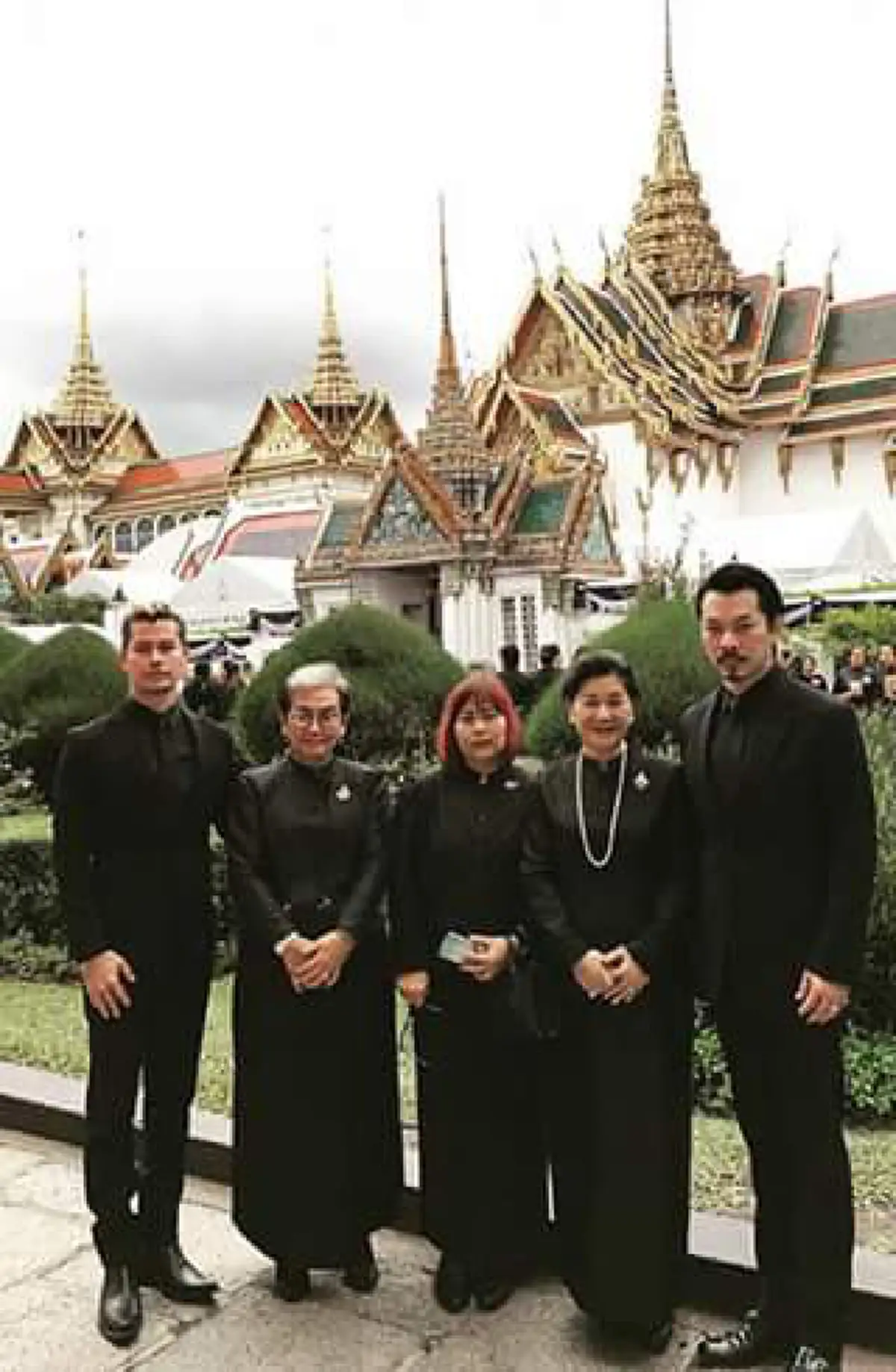 แล้วคุณล่ะ?? อ้น สราวุธ กลั่นจากหัวใจตอบคำถาม ทำไมคนไทยกราบไหว้พระรูป ในหลวง ร.9 พระราชินี เชื่อว่าคนไทยทุกคนมีคำตอบ!?!