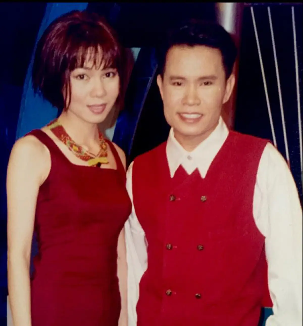 *ขยี้ตารัวๆ!!!  ส่องภาพปัจจุบันนักร้องลูกทุ่งรุ่นใหญ่ "มนต์สิทธิ์ คำสร้อย" ในวัย53 ที่หน้าเด็กเวอร์ นึกว่านักร้องน้องใหม่เด้นิ!!! (ชมคลิป)