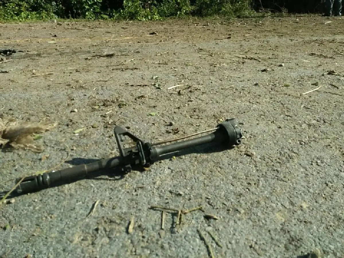 สดุดีฮีโร่ปลายด้ามขวานไทย!! คนไทยขอสดุดีทหารกล้า อส.ทพ.อนันท์ วิเชียรทอง ผู้พลีชีพให้กับเหตุการณ์คนร้ายลอบวางระเบิด อ.บาเจาะ นราธิวาส (คลิป)