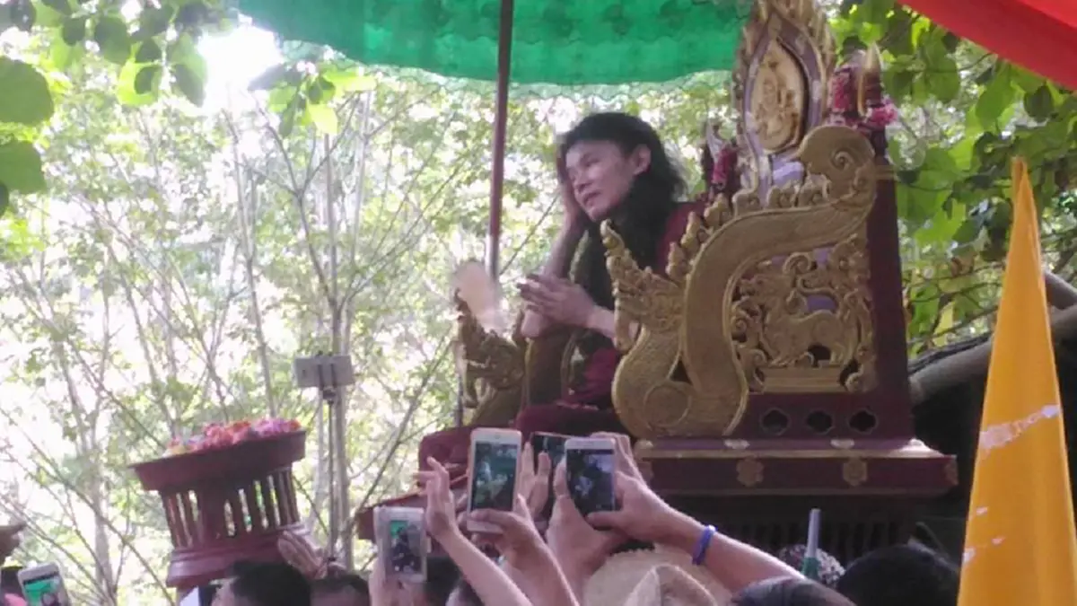 ลูกศิษย์สุดฮือฮา! "ครูบาน้อย ญาณวิไชย" อธิฐานออกจากการบำเพ็ญพระกรรมฐาน (ออกถ้ำ) หลังเข้าบำเพ็ญพระกรรมฐานภายในถ้ำเป็นเวลา 3 ปี 3 เดือน 3 วัน