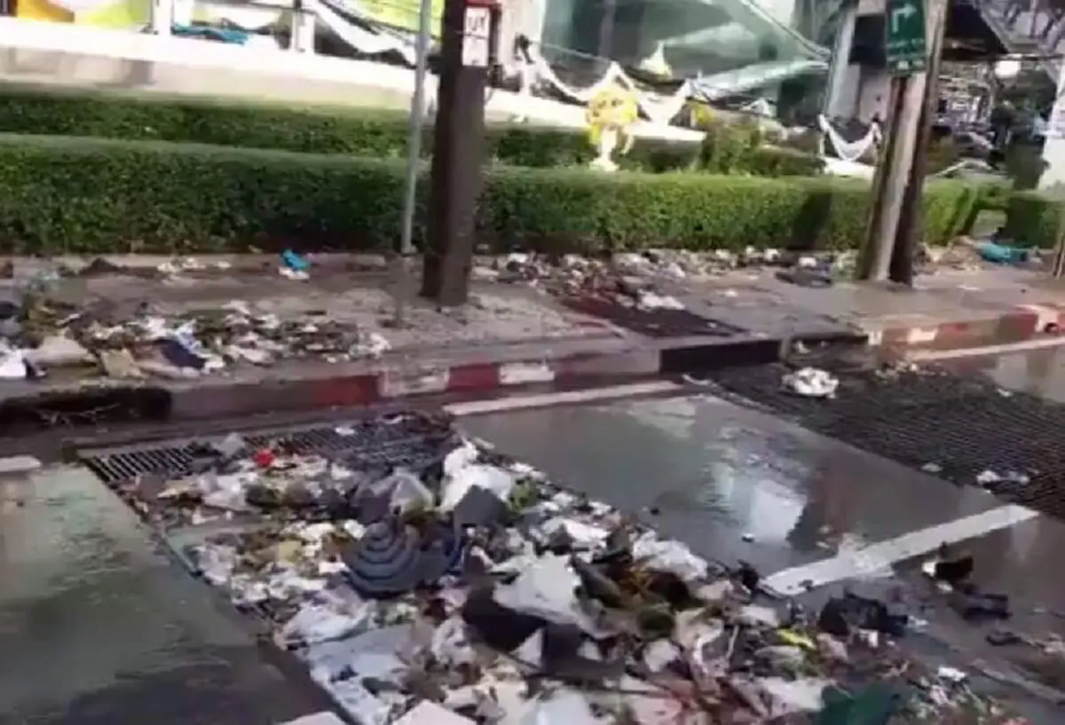 อย่าเพิ่งไปโทษใคร!ดูชัดๆกลางกรุงเลย ขยะในท่อพุ่งประจานเหตุ ทำไมฝนตกหนักน้ำระบายช้า รู้มั๊ยว่าท่อในกทม.รับภาระขนาดไหนไม่นับขยะคลอง20ตันต่อวัน