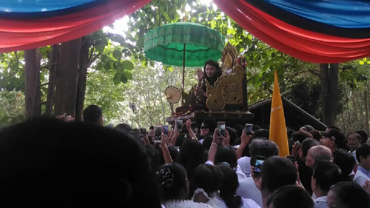 ลูกศิษย์สุดฮือฮา! "ครูบาน้อย ญาณวิไชย" อธิฐานออกจากการบำเพ็ญพระกรรมฐาน (ออกถ้ำ) หลังเข้าบำเพ็ญพระกรรมฐานภายในถ้ำเป็นเวลา 3 ปี 3 เดือน 3 วัน