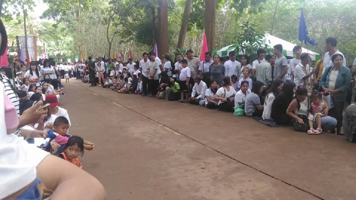 ลูกศิษย์สุดฮือฮา! "ครูบาน้อย ญาณวิไชย" อธิฐานออกจากการบำเพ็ญพระกรรมฐาน (ออกถ้ำ) หลังเข้าบำเพ็ญพระกรรมฐานภายในถ้ำเป็นเวลา 3 ปี 3 เดือน 3 วัน