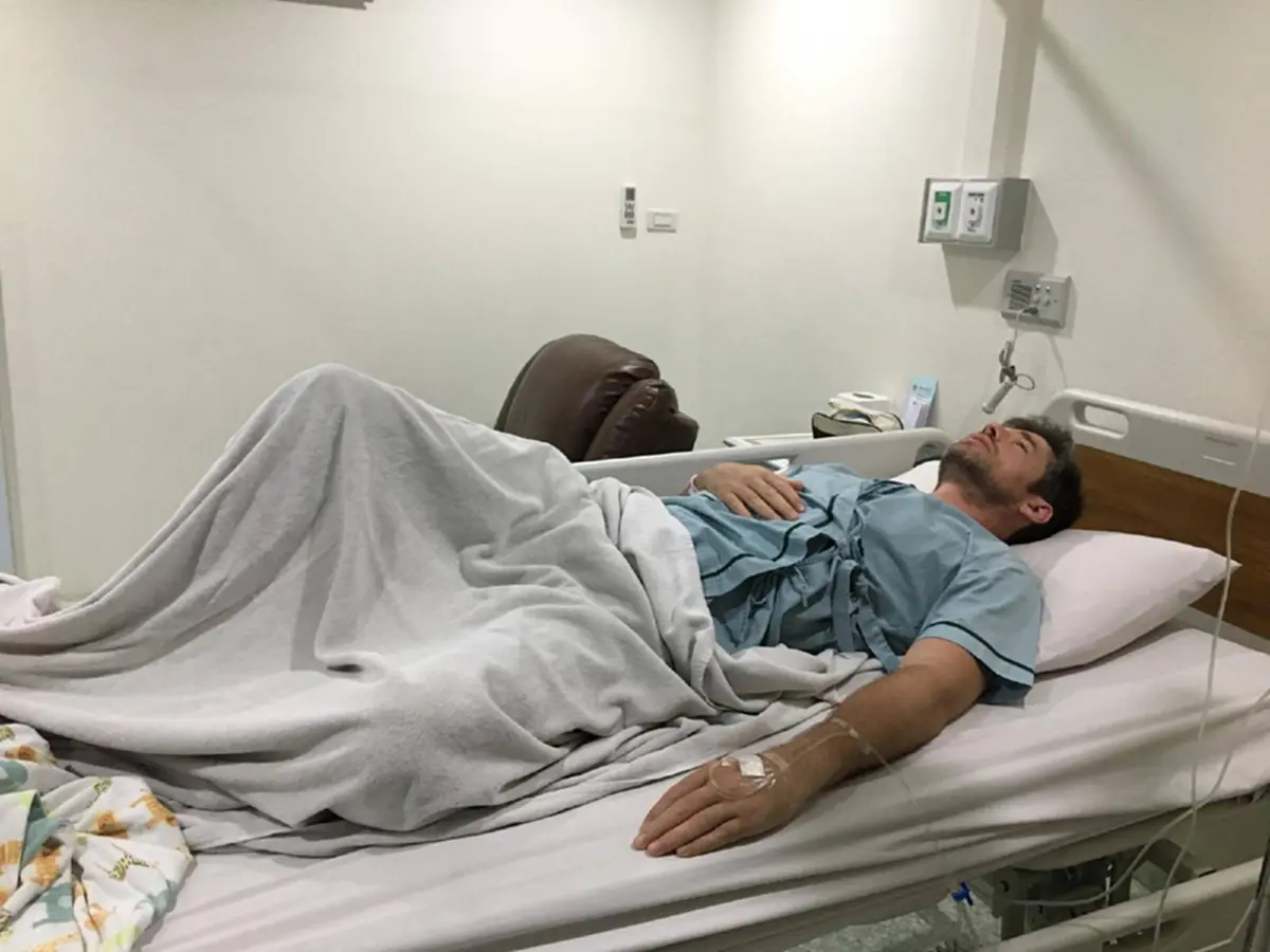 ขอกำลังใจคนไทย!! คริส อดีตทหารคอมมานโดอังกฤษ ร่างกายทรุดเข้ารพ.แต่ไม่ละความตั้งใจวิ่ง900กิโลร่วมหาทุนสร้างตึกศิริราช สู้เพื่อพ่อ