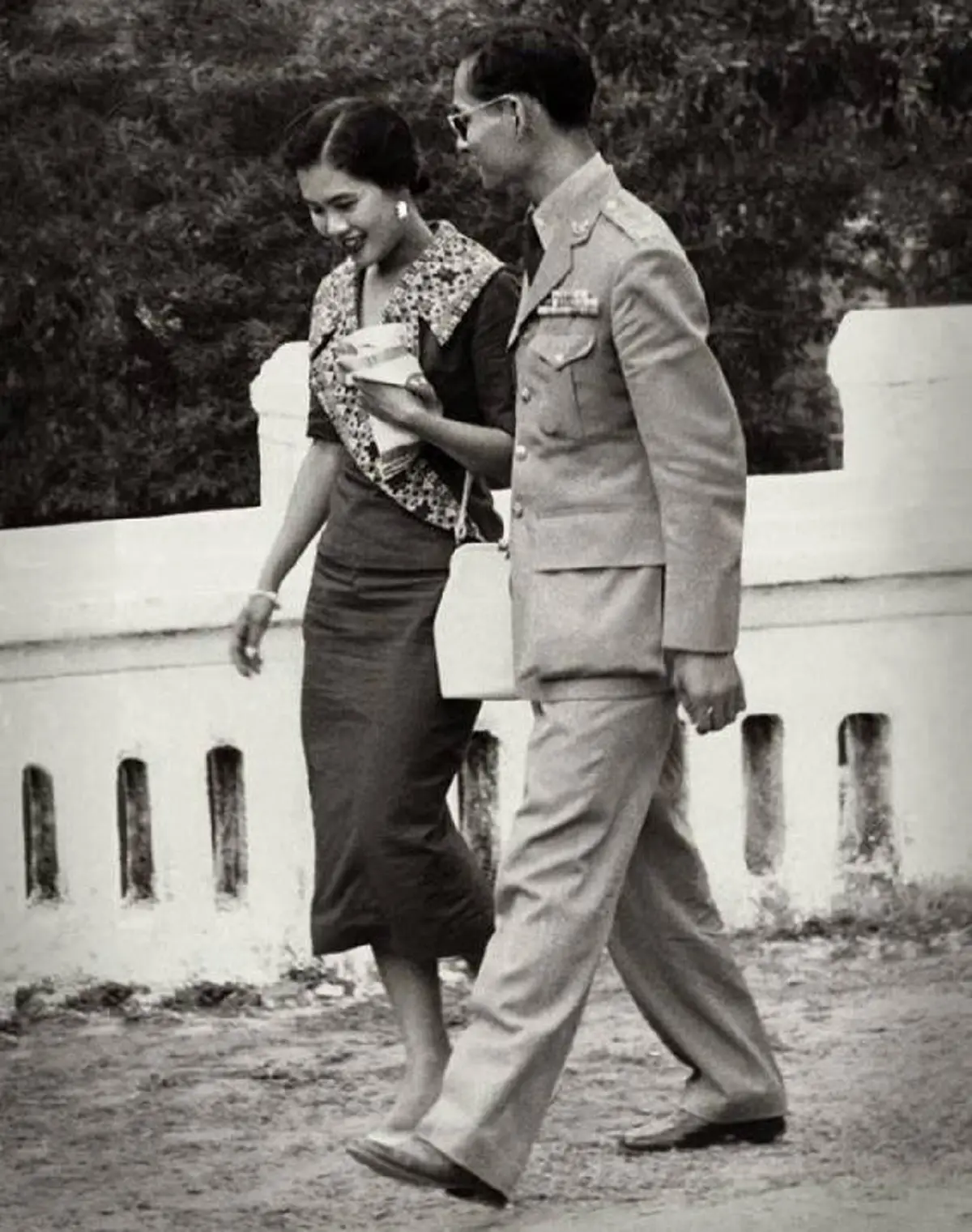 “รักแห่งราชันย์ มิ่งขวัญคู่แผ่นดิน”