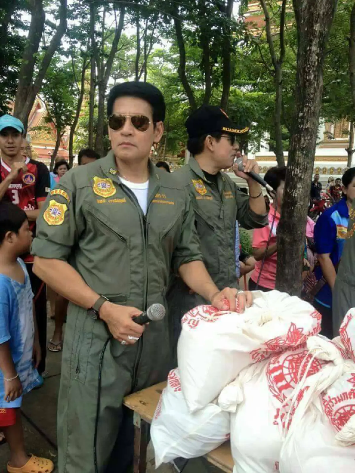 ขอความช่วยเหลือเร่งด่วนครับ! เพจดัง บิณฑ์ บรรลือฤทธิ์ วอนรีบเข้าช่วยเหลือชาวบ้าน อ.บางระกำ จ.พิษณุโลก หลังจากถูกน้ำท่วมหนักมากว่า 2อาทิตย์