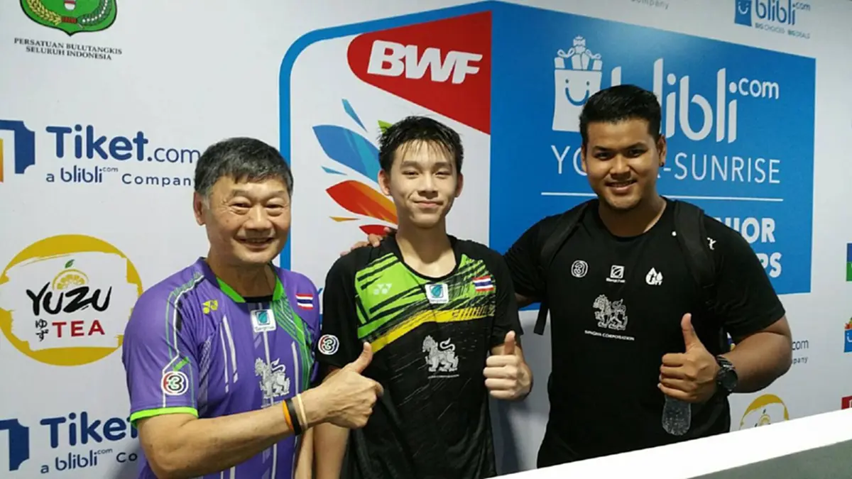 เขียนประวัติศาสตร์หน้าใหม่!! ทำความรู้จัก "วิว กุลวุฒิ"ขนไก่ดาวรุ่งวัย16ปี...กับโอกาสอันยิ่งใหญ่ตามรอย"น้องเมย์"กวาดเเชมป์เยาวชนโลก3ปีซ้อน??