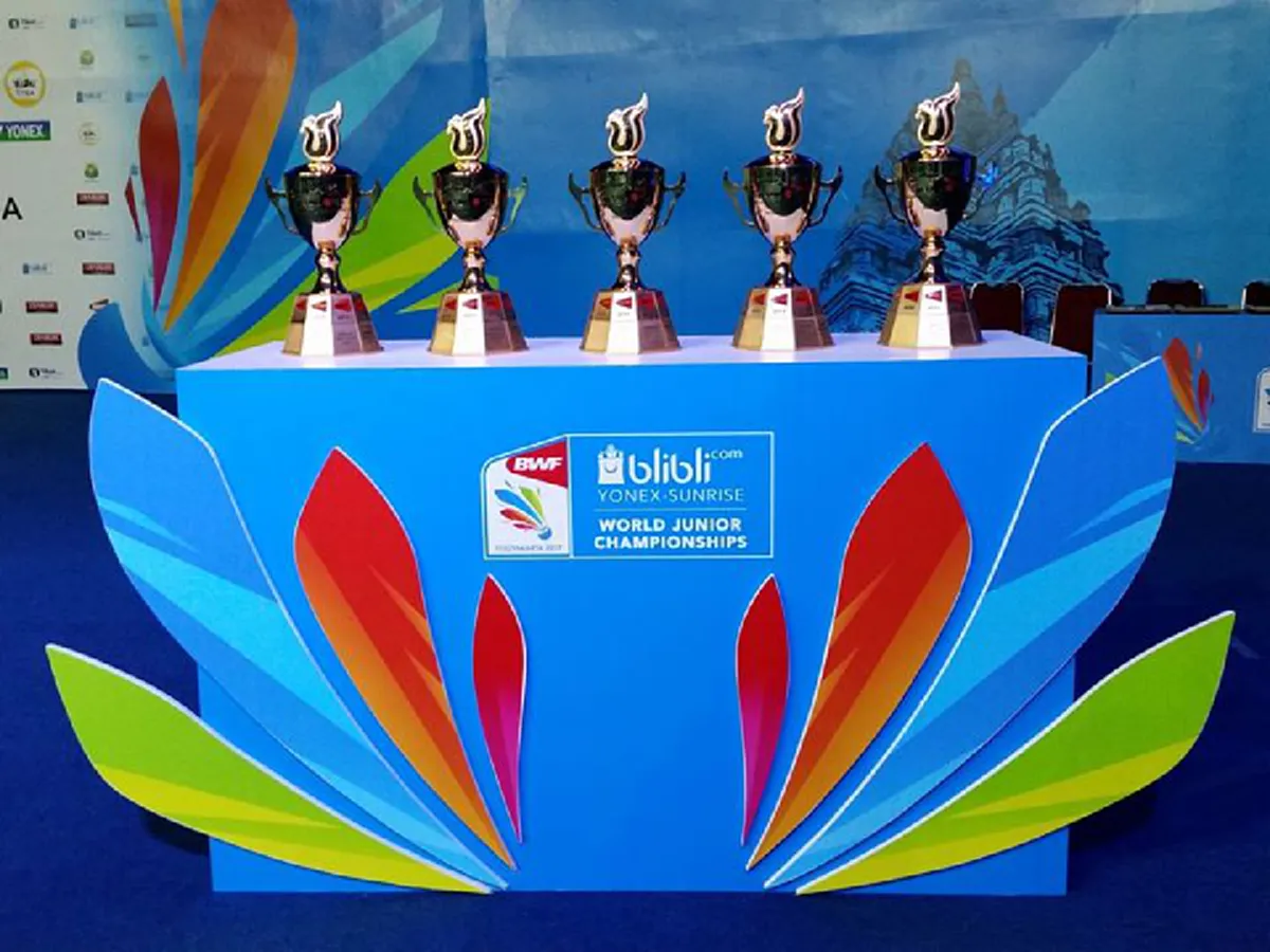 เขียนประวัติศาสตร์หน้าใหม่!! ทำความรู้จัก "วิว กุลวุฒิ"ขนไก่ดาวรุ่งวัย16ปี...กับโอกาสอันยิ่งใหญ่ตามรอย"น้องเมย์"กวาดเเชมป์เยาวชนโลก3ปีซ้อน??