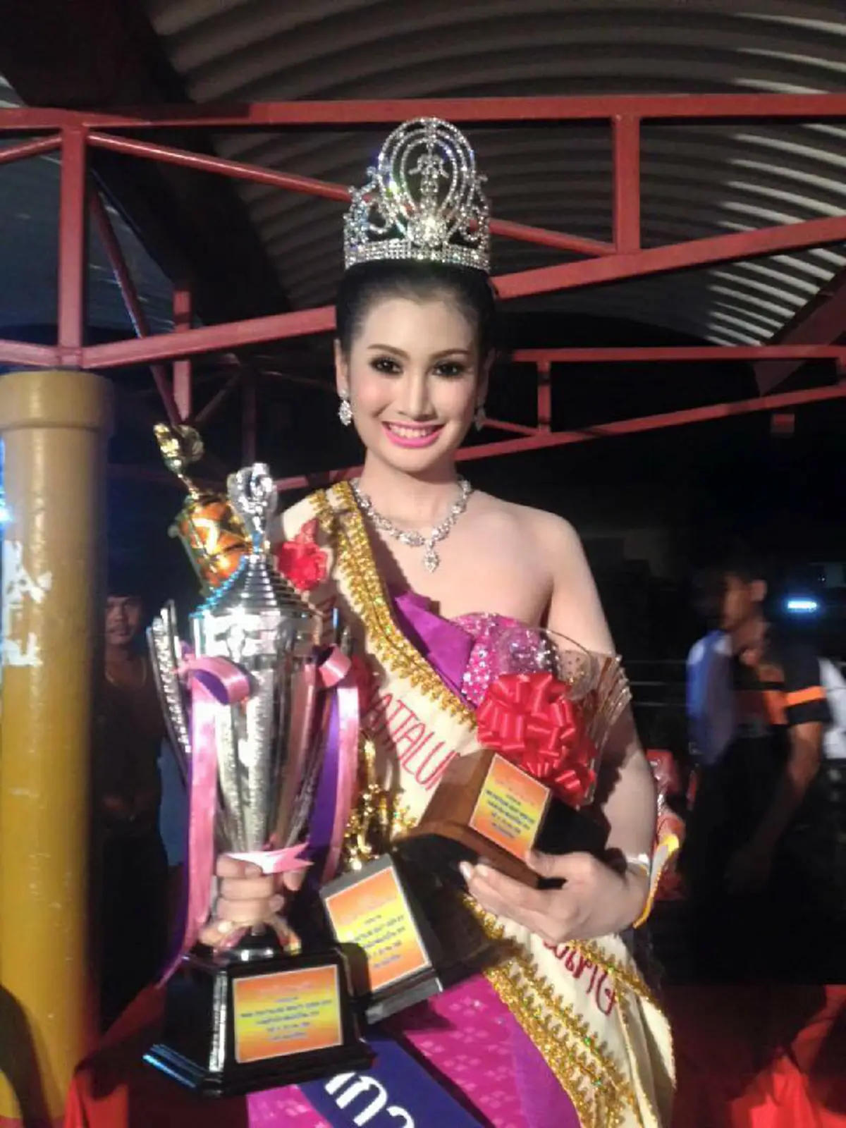 กลายเป็นตำนาน !! “10 นางงาม” ตัวแม่เดินสาย ! สวยจนผู้หญิงยังอาย !! ถึงกับตะลึง! ความงามที่สะกดทุกสายตา ในดวงใจชาย !! (ชมภาพ)