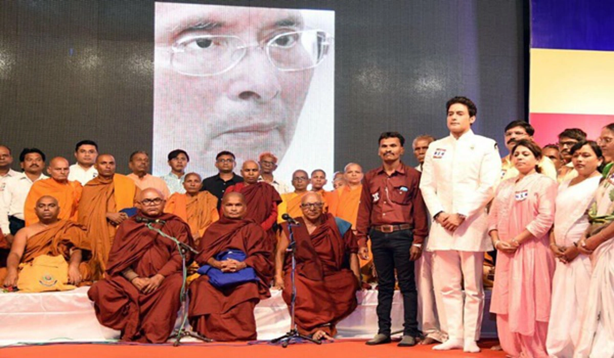 ผมศรัทธาในพระองค์!! เผยภาพบรรยากาศงานถวายความอาลัย "ในหลวง ร.9" ที่ประเทศอินเดีย หลัง "กาแกน มาลิค" พระเอกซีรี่ย์ "หนุมาน" ประกาศเป็นเจ้าภาพ