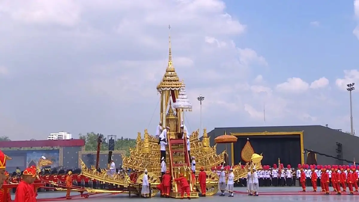 "ร.อ.จิทัศ ศรสงคราม" พระนัดดา ในพระบาทสมเด็จพระปรมินทรมหาภูมิพลอดุลยเดช ผู้อัญเชิญเครื่องทองน้อยในริ้วขบวนพระบรมราชอิสริยยศ